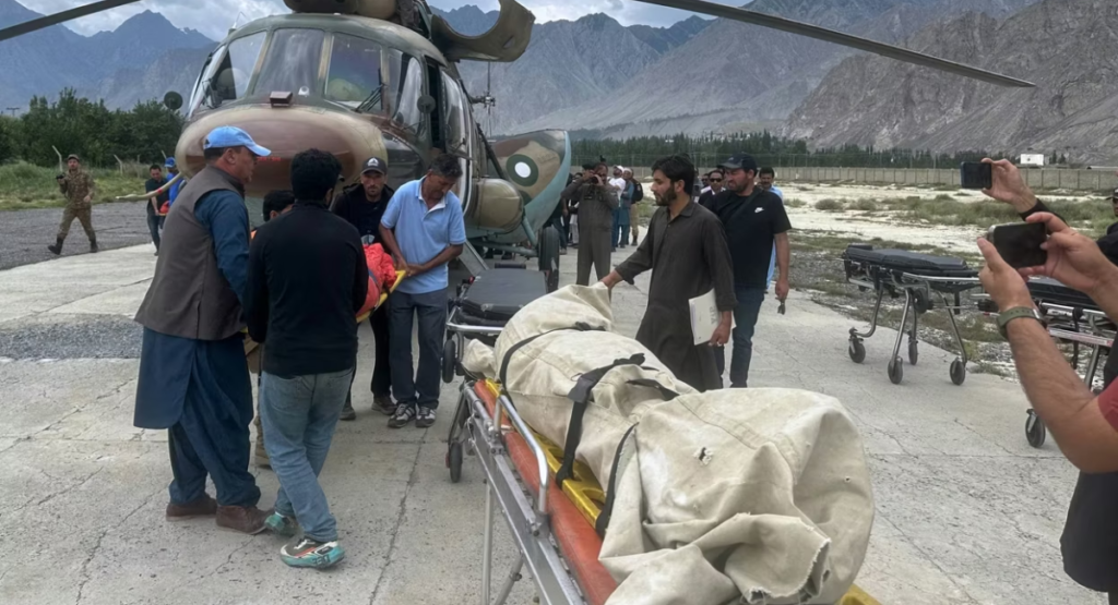 Pakistanska armén återhämtar kropparna efter lavin som dödade den berömde klättraren Nims Purja och fyra andra Pakistanska armén återhämtar kropparna efter lavin som dödade den berömde klättraren Nims Purja och fyra andra